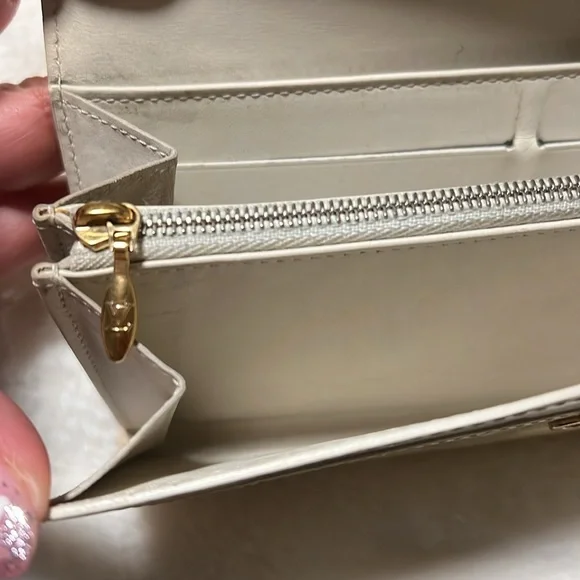 LOUIS VUITTON VERNIS SNAP WALLET- Authentic- Ombre Yellow​